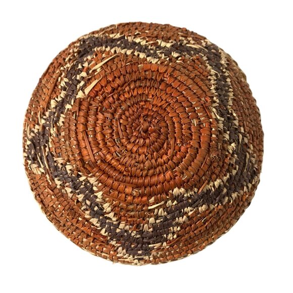 Vintage Small Hand Woven Star Coil Basket Bowl Round Natural Grass - Picture 2 of 7
